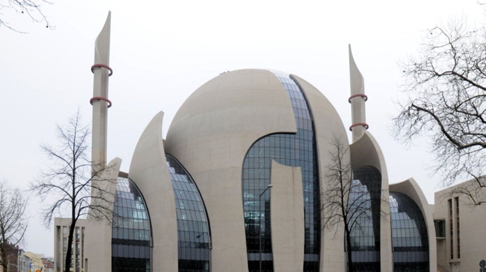 Camilere bombalama tehdidi polisi alarma ge&ccedil;irdi