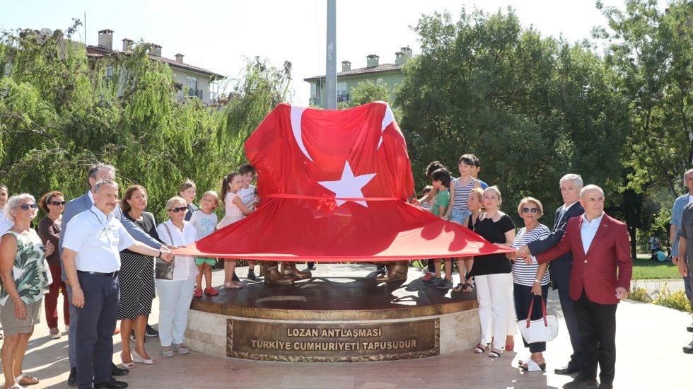 İsmet İnönü – Lozan Parkı Büyükçekmece'de açıldı