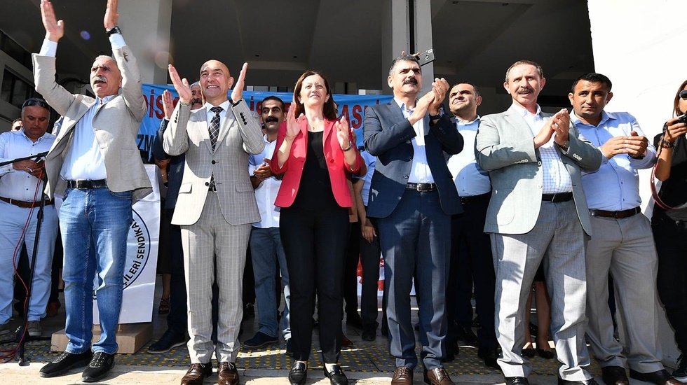 İzmir B&uuml;y&uuml;kşehir'de toplu s&ouml;zleşme sevinci: Eşit işe eşit &uuml;cret