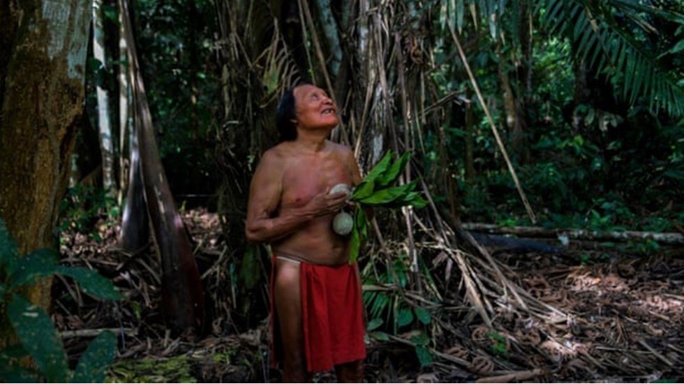 Ka&ccedil;ak&ccedil;ılar altın madeni i&ccedil;in k&ouml;y&uuml; işgal edip kabile şefini &ouml;ld&uuml;rd&uuml;ler