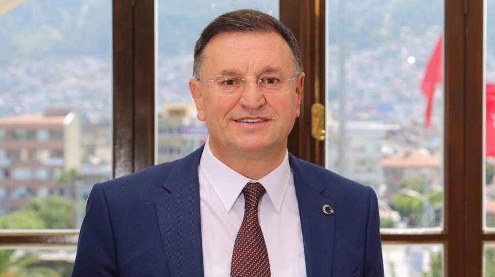 L&uuml;tf&uuml; Savaş'tan Erdoğan'a  yanıt: Hatay halkı hi&ccedil;bir zaman mahzun ve garip değildir...