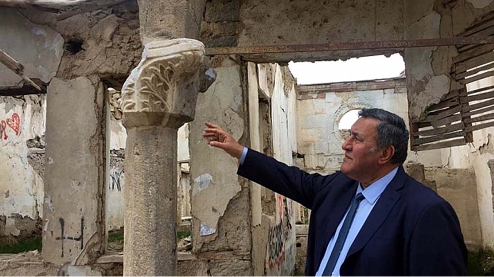 Niğde&rsquo;nin tarihi konakları yıkılıyor yetkililer seyrediyor