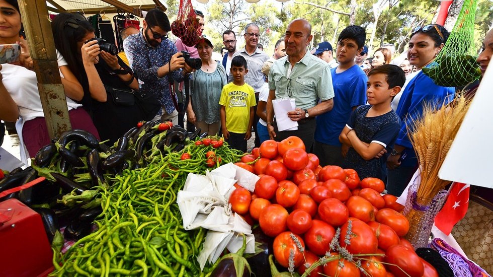 Sebze, meyve l&uuml;ks oldu. Vatandaş artık meyve alamıyor
