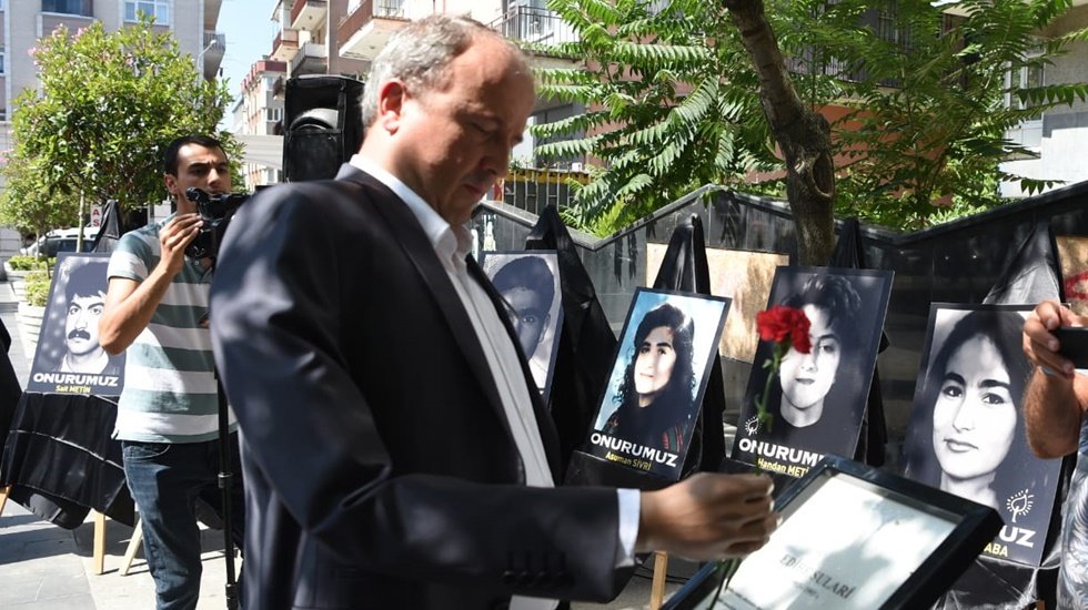 Turan Han&ccedil;erli: "Sivas Katliamı tek kelimeyle vahşet"