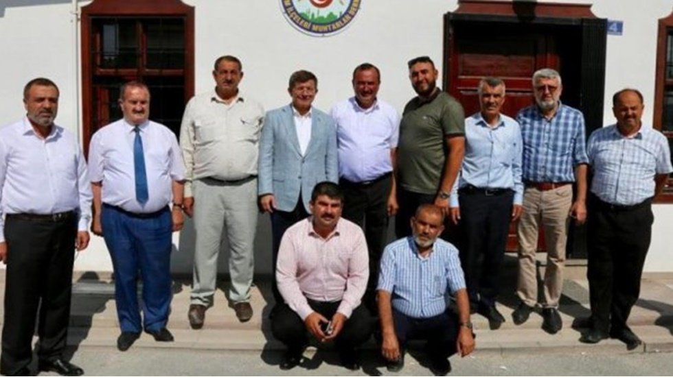Ahmet Davutoğlu ziyareti başkanı istifa ettirdi!