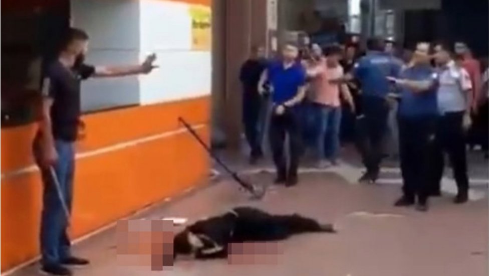 Batman otogarında oğlu vahşice &ouml;ld&uuml;r&uuml;len baba: 50 bin TL verdik, kalan 100 bin TL kan parasını vermek i&ccedil;in ailece &ccedil;alışıyorduk