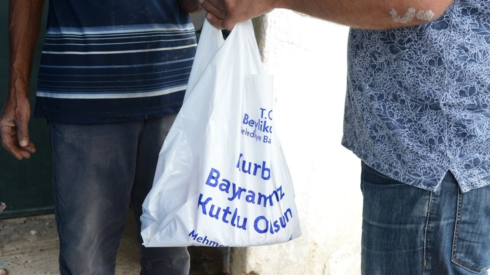 Beylikdüzü Belediyesi 2 bin 500 aileye 6 ton et yardımı yaptı