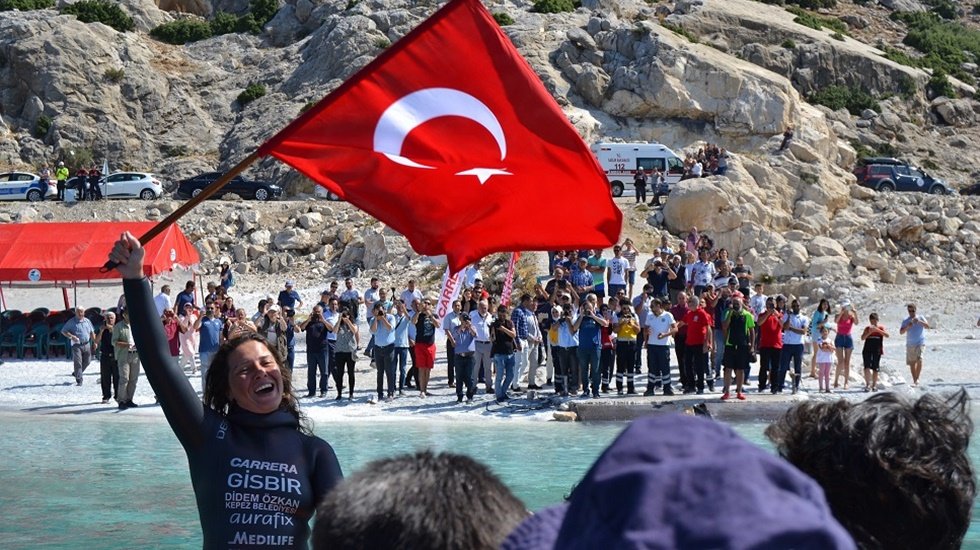 Derya Can, yeni rekorunu Salda Gölü’nde kırdı