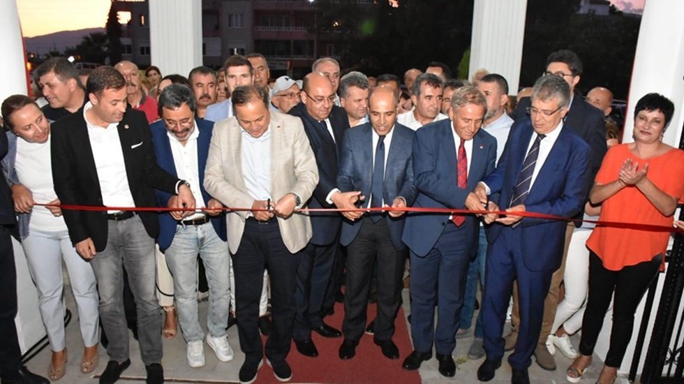 Edremit kitap fuarı başladı