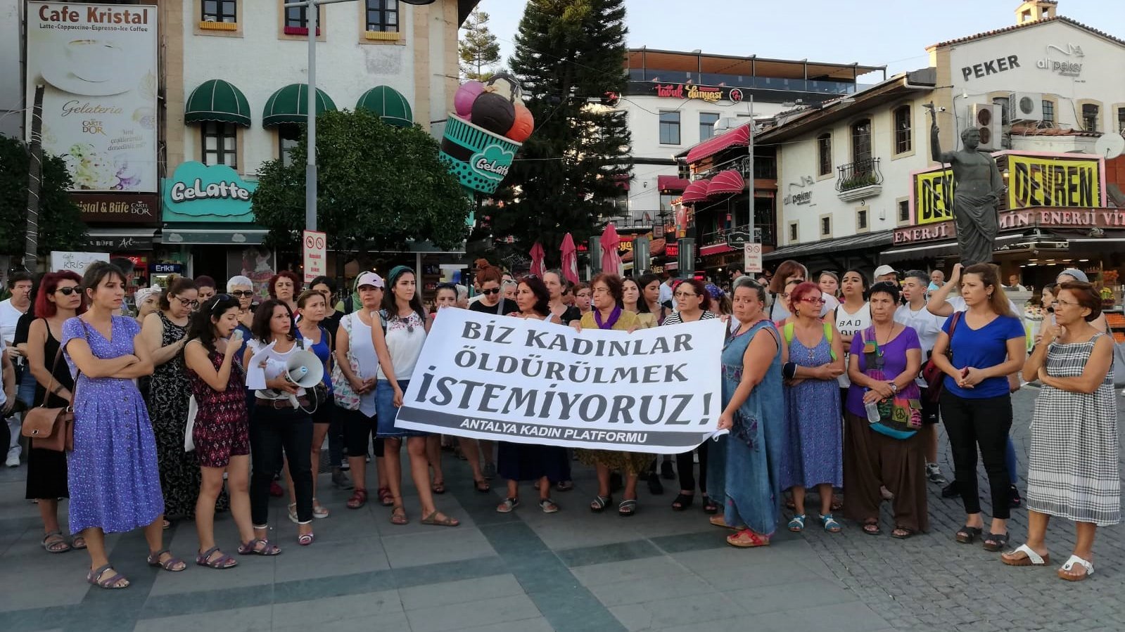 https://yenisoluk.com/uploads/2019/08/emine bulut10