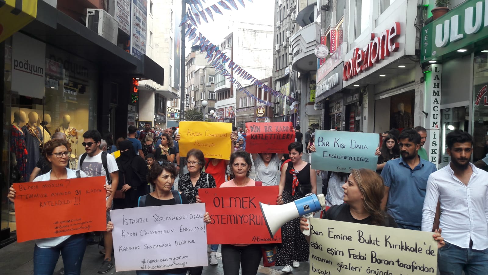 https://yenisoluk.com/uploads/2019/08/emine bulut13