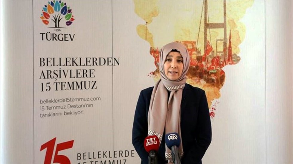 Fatmanur Altun '&ccedil;ifte maaş' eleştirilerine cevap yazdı