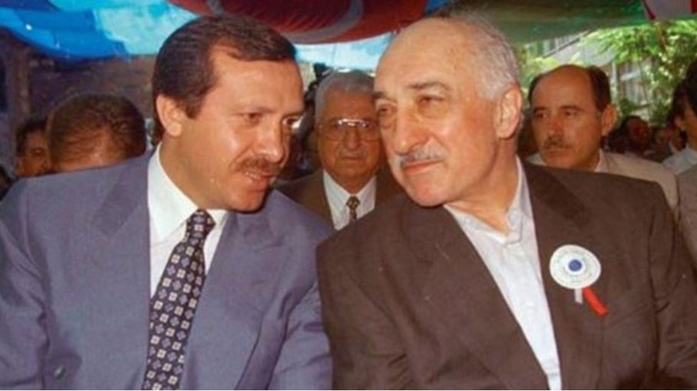 FET&Ouml;&rsquo;n&uuml;n siyasi ayağı tartışmasına Nuhoğlu&rsquo;dan &ccedil;arpıcı &ouml;rnekler
