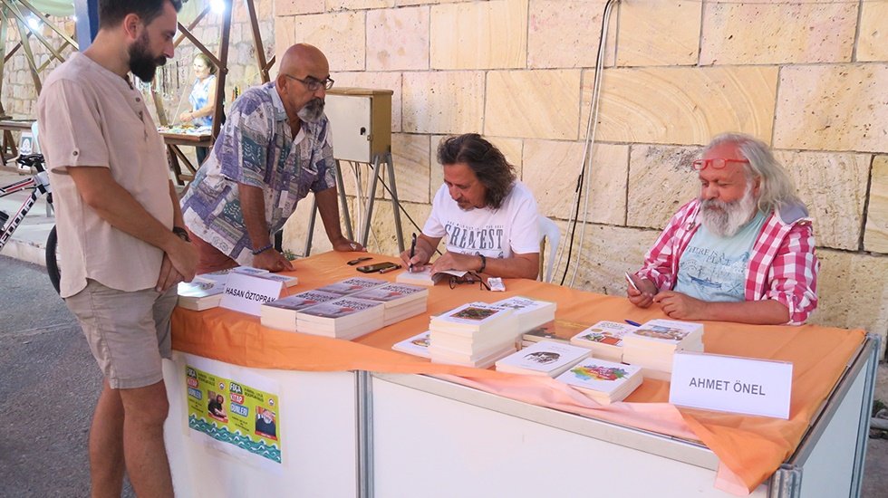 Fo&ccedil;a Kitap G&uuml;nleri devam ediyor