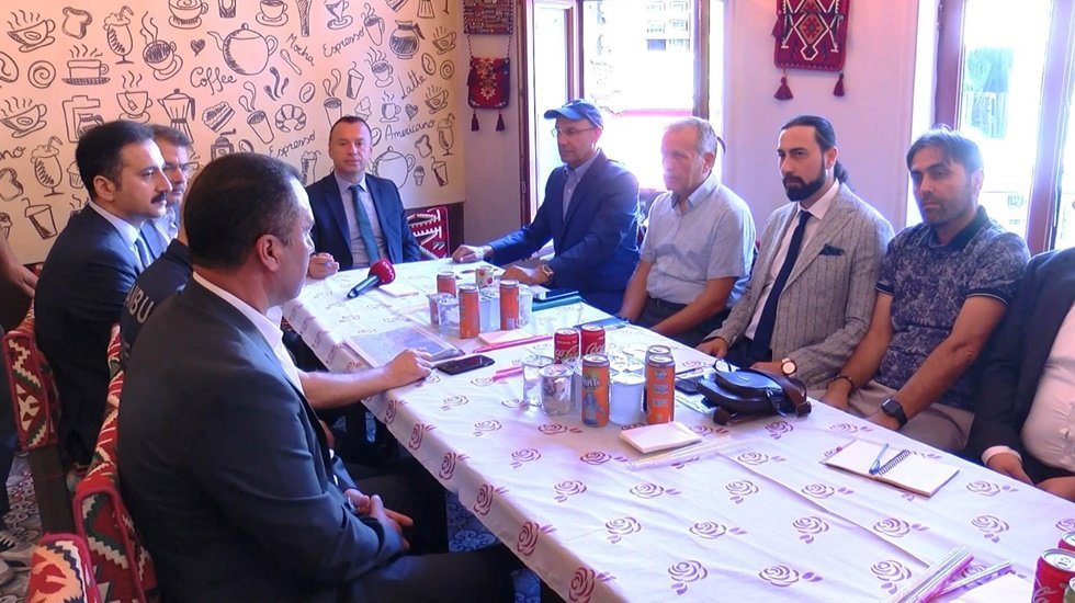 İBB, zarar g&ouml;ren esnafla buluştu