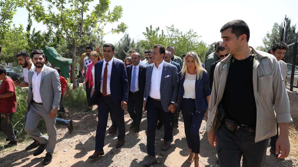 https://yenisoluk.com/uploads/2019/08/imamoğlu diyarbakır2