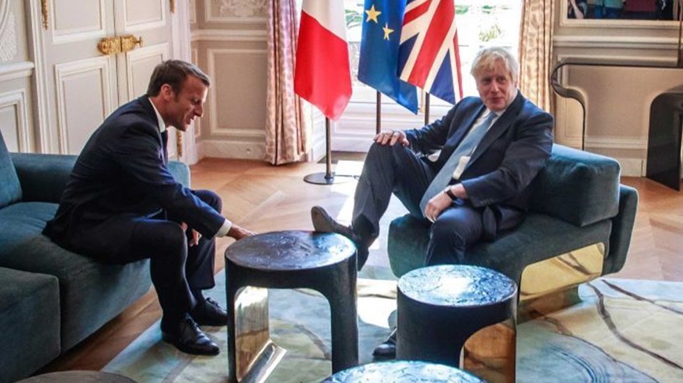 İngiltere&rsquo;nin yeni Başbakanı Johnson, Macron'un karşısında