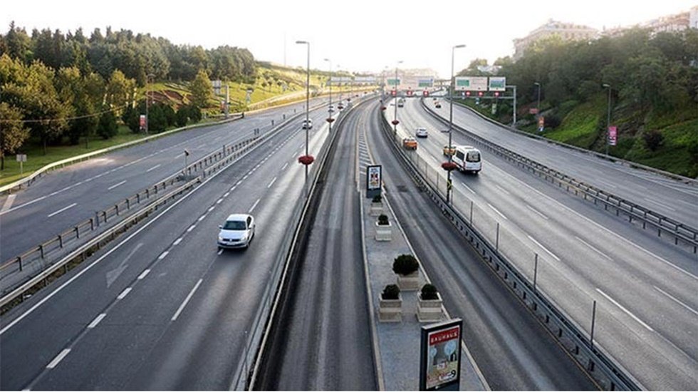 İstanbul'da Bayram &ouml;ncesi yollar boşaldı