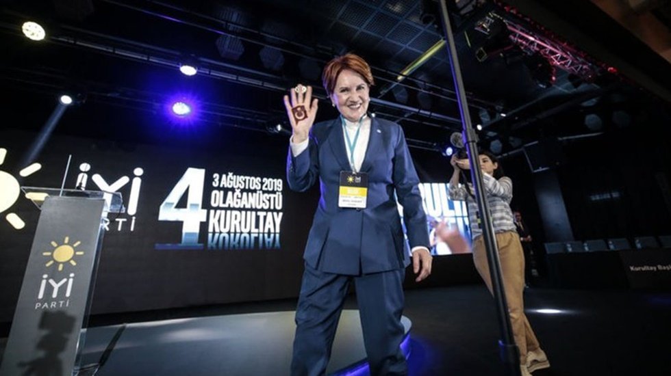 İYİ Parti'de kurultay günü... Akşener Saray'a yüklendi