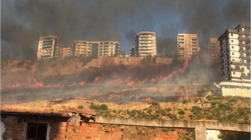 İzmir'de bitmeyen orman yangını!