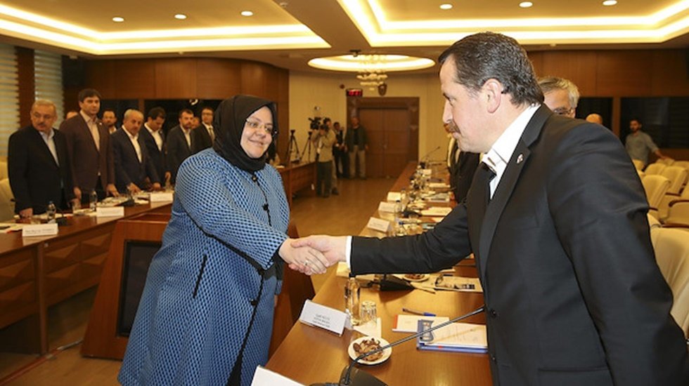 Memur-Sen: Memuru pazarlamayın&hellip; Bizleri sahaya s&uuml;rmeyin