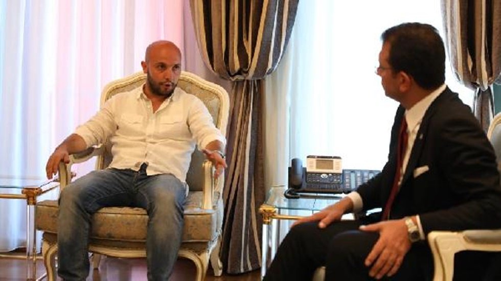 Rahatlarına diyecek yok: AKP'li başkan olsaydı b&ouml;yle mi oturacaklardı