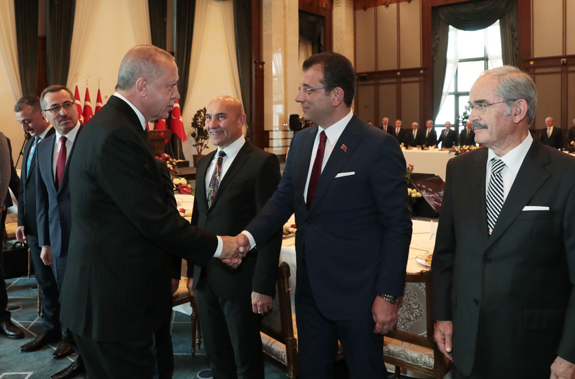 https://yenisoluk.com/uploads/2019/09/2019-09-11-belediyebaskanlari-18