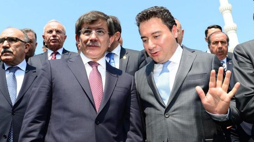 AKP'de küskün yöneticilere ‘gitme kal’ ödülü