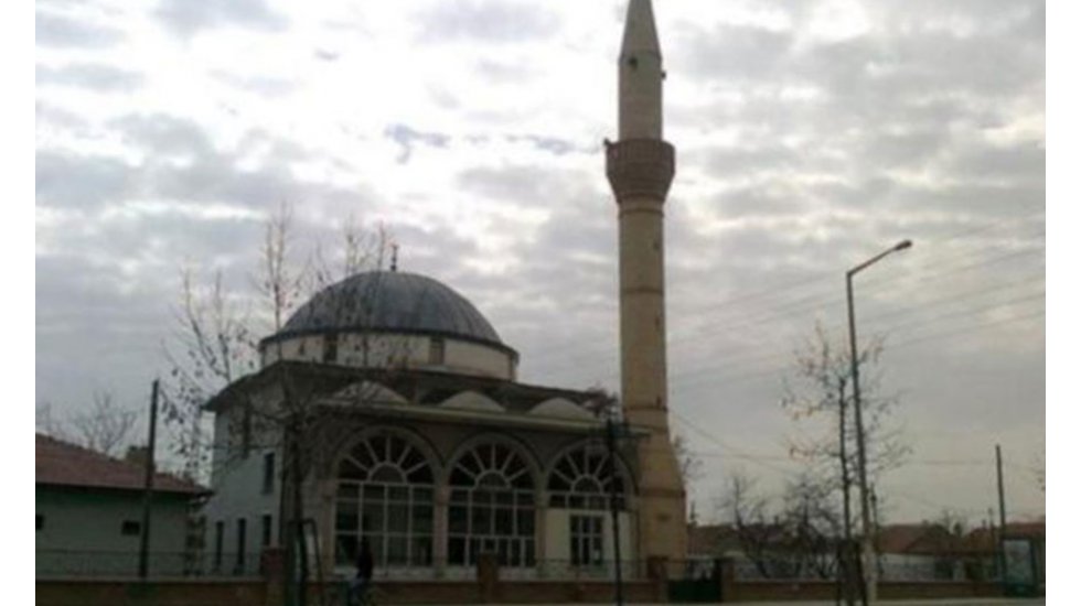 AKP&rsquo;li belediyenin borcuna karşılık 8 cami devrediliyor