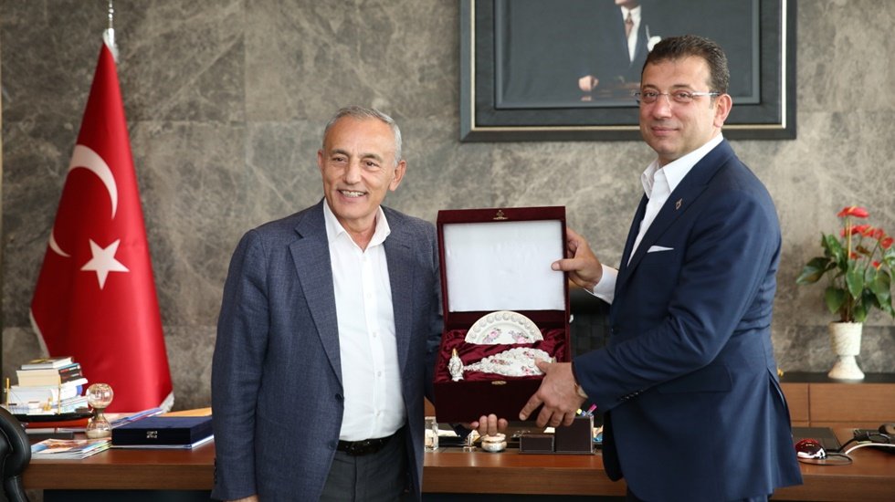 Ekrem İmamoğlu&rsquo;ndan K&uuml;&ccedil;&uuml;k&ccedil;ekmece Belediyesi&rsquo;ne ziyaret
