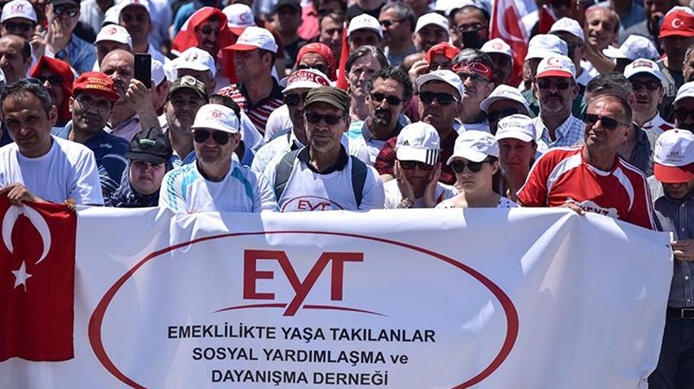 G&uuml;rer: &ldquo;EYT&rsquo;li a&ccedil;lığa mahk&ucirc;m ediliyor&rdquo;