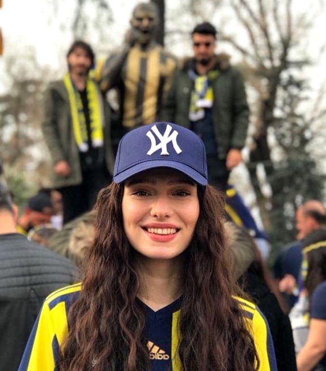 https://yenisoluk.com/uploads/2019/09/fenerbahce-taraftarindan-neslican-tay-pankarti