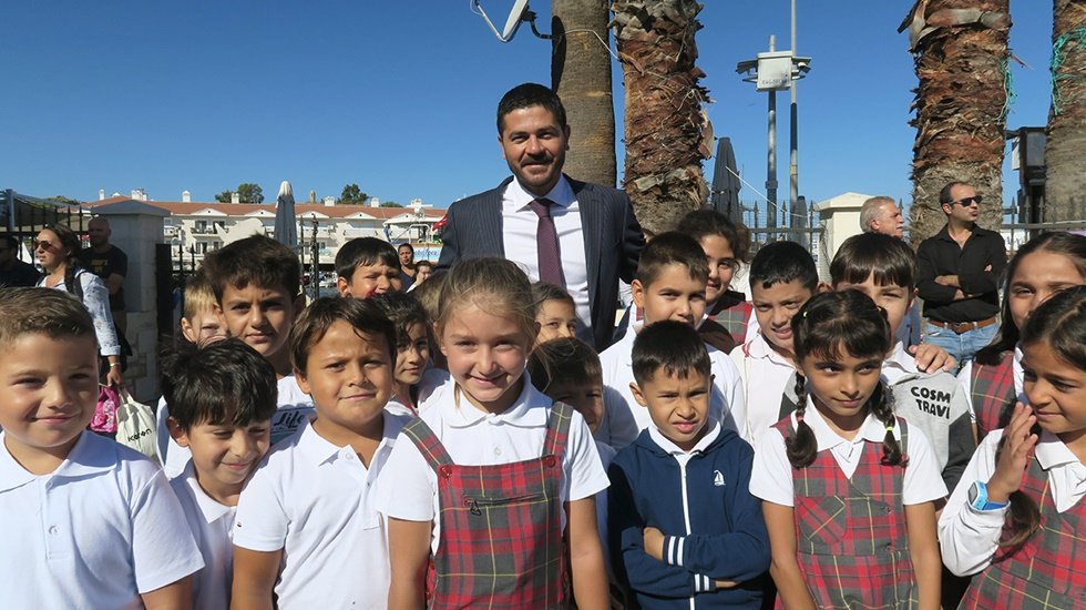 Fo&ccedil;a&rsquo;da eğitime heyecanlı a&ccedil;ılış