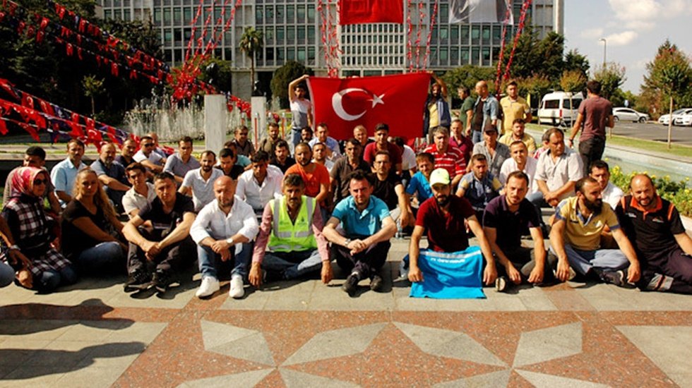 İBB &ouml;n&uuml;ndeki eyleme &lsquo;tehditle getiriliyorlar&rsquo; iddiası