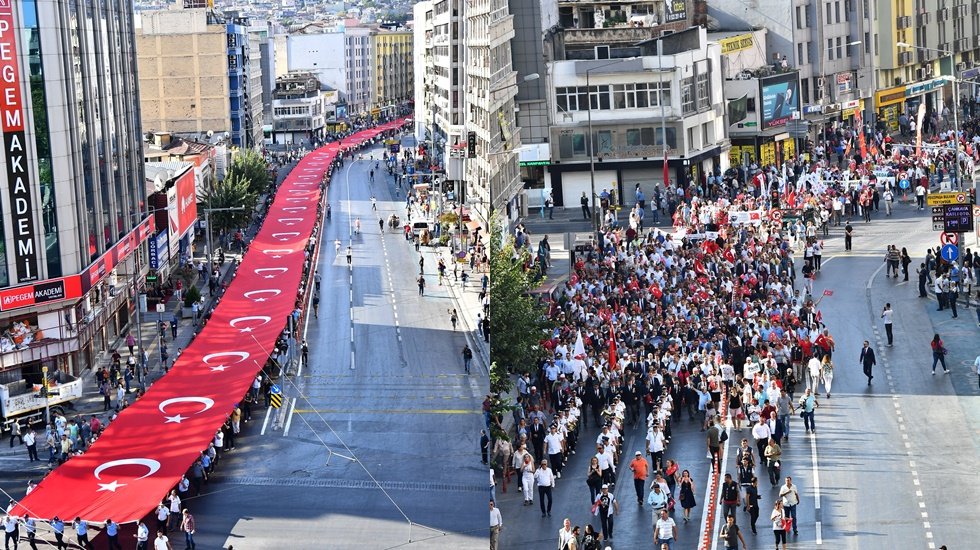İzmir&rsquo;in kurtuluşu&nbsp; coşkuyla kutlandı