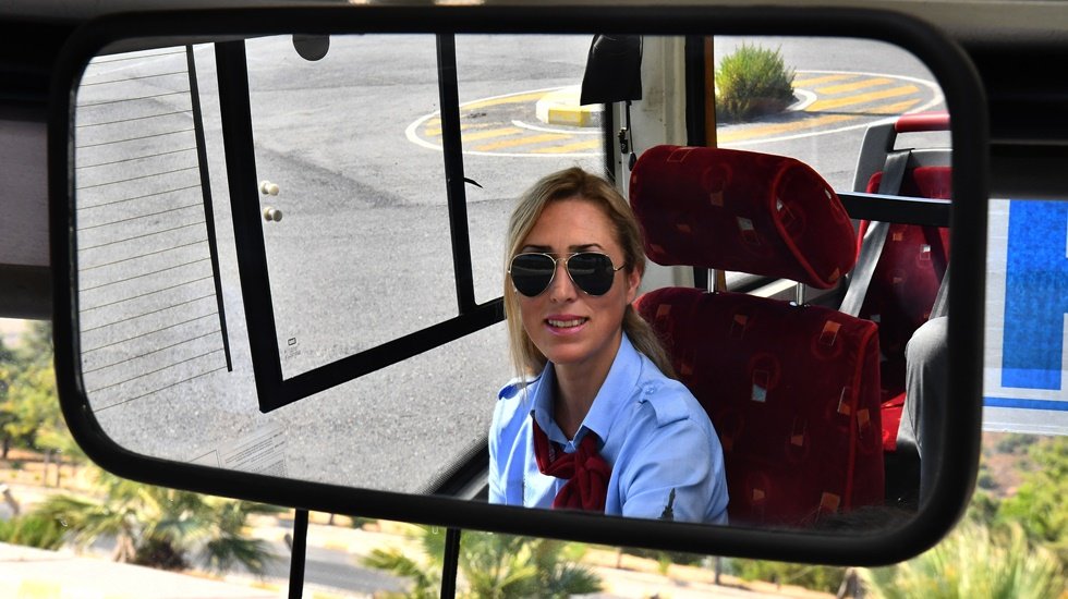 Kadın şoförler İzmir yollarında