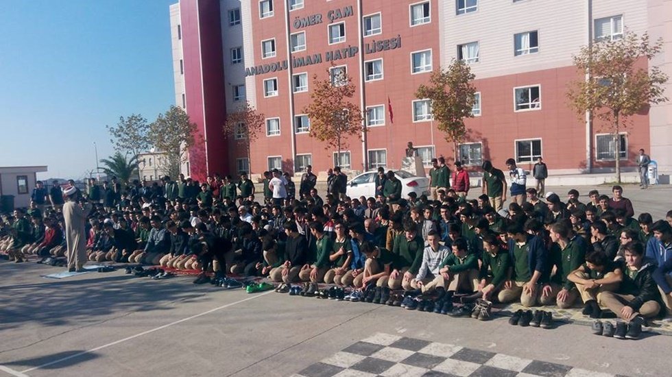 MEB&rsquo;den okullara cuma namazı ayarı