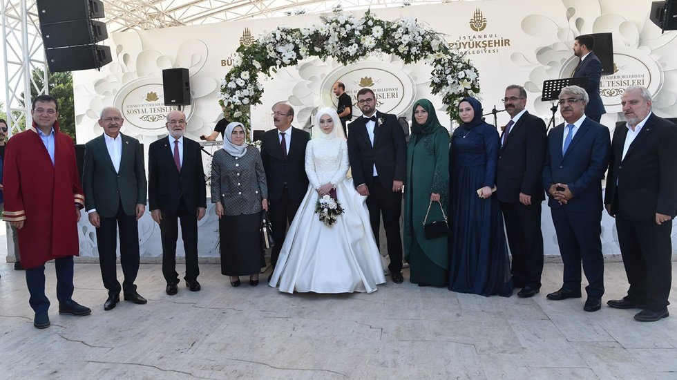 Mehmet Bekaroğlu&rsquo;nun mutlu g&uuml;n&uuml;