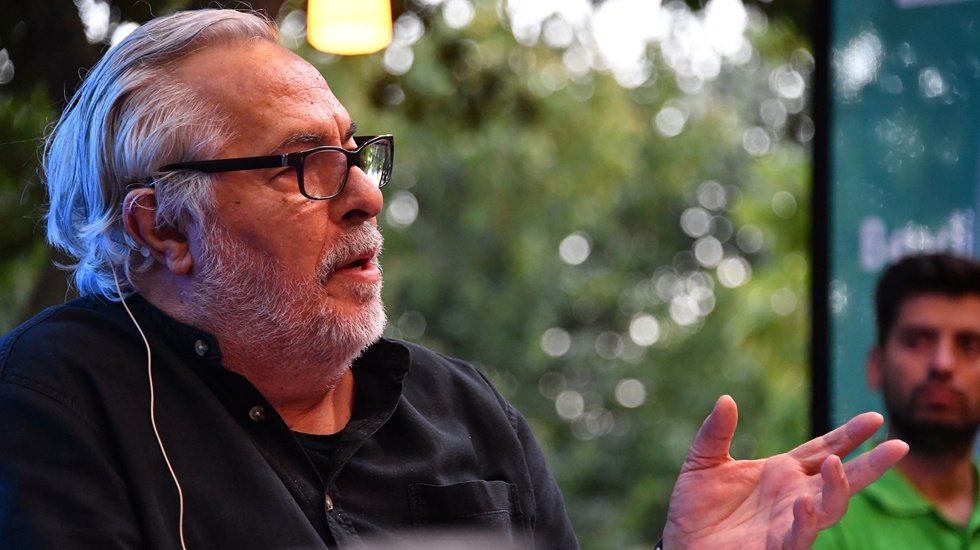 Rutkay Aziz &Ccedil;ardak Altından seslendi: Nazım&rsquo;ı okuyun...