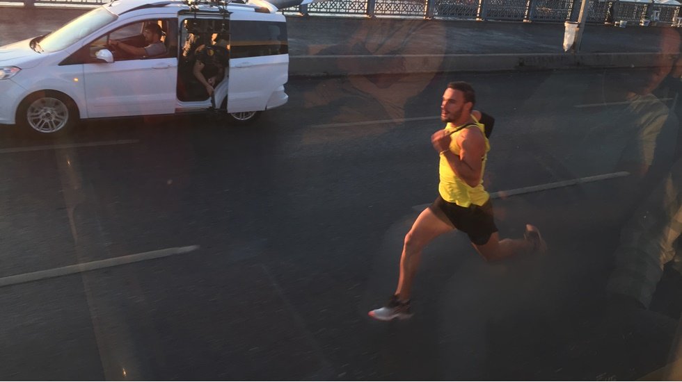 Tramvayla yarıştı, kazanan spor oldu