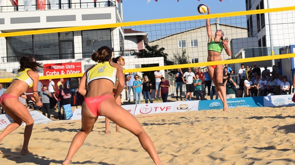Plaj voleybolu turnuvası