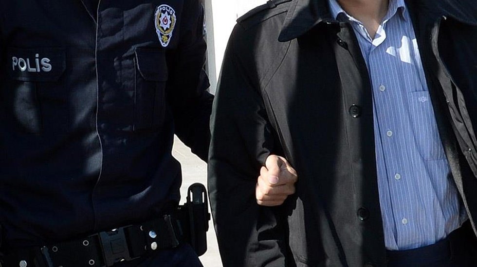 Ankara ve &Ccedil;anakkale merkezli 14 ilde FET&Ouml; operasyonu