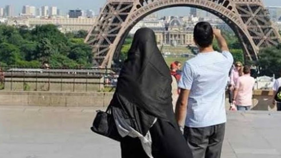 Fransa'nın baş&ouml;rt&uuml;s&uuml; kararına Dışişleri Bakanlığı'ndan tepki