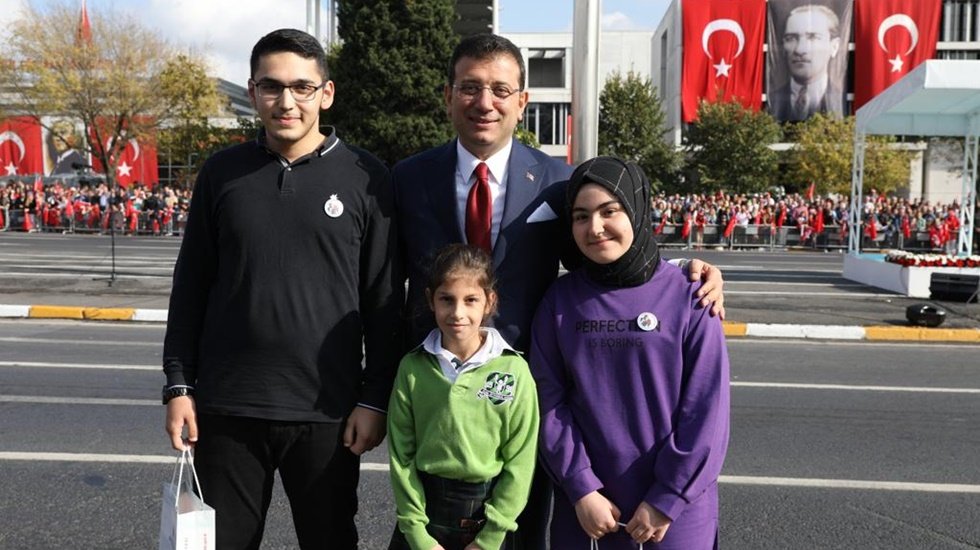 İmamoğlu: &ldquo;Cumhuriyet ve demokrasi bir arada &ccedil;ok g&uuml;zel&rdquo;