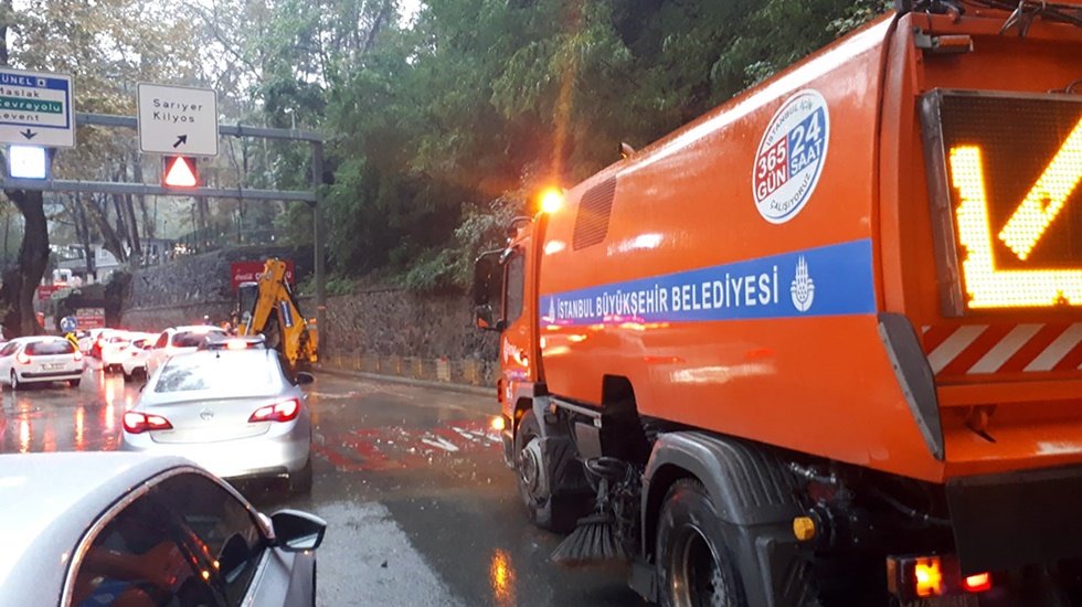 istanbul'da su baskını ve g&ouml;llenmelere m&uuml;dahale&hellip;