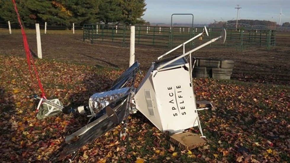 Koreli Samsung'un 'SpaceSelfie' aracı ABD&rsquo;de bir evin bah&ccedil;esine d&uuml;şt&uuml;