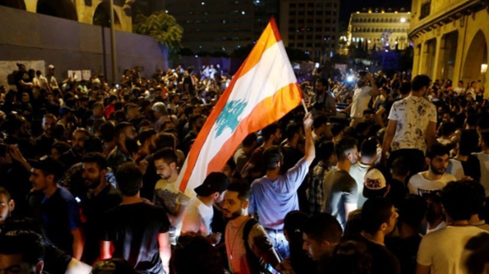 L&uuml;bnan protestolarına destek veren ABD'den h&uuml;k&uuml;mete 'reform' &ccedil;ağrısı