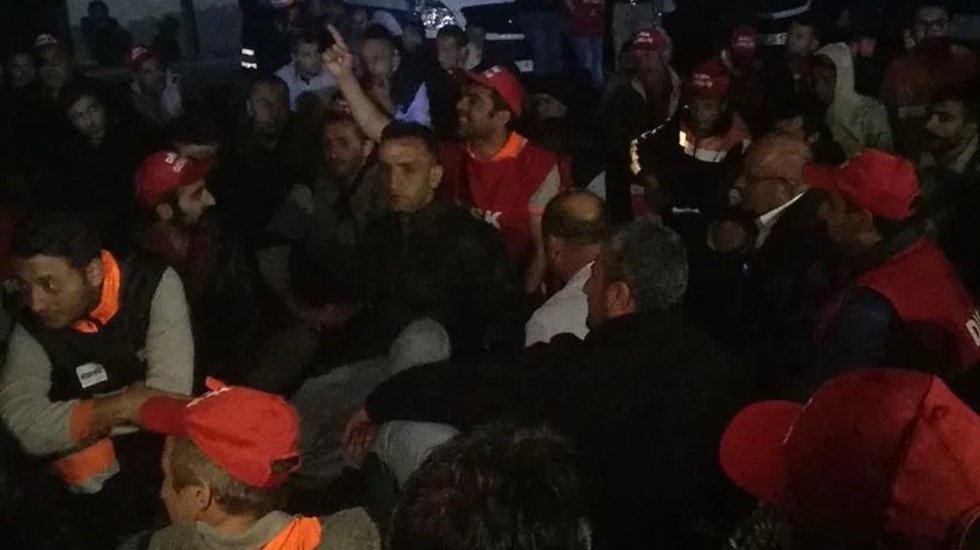 Maltepe Belediyesinin İşten attığı iş&ccedil;ilerine polis m&uuml;dahalesi
