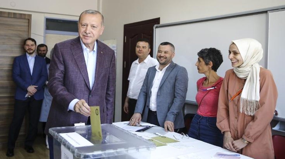Se&ccedil;menini konsolide eden AKP amacına ulaşmış gibi