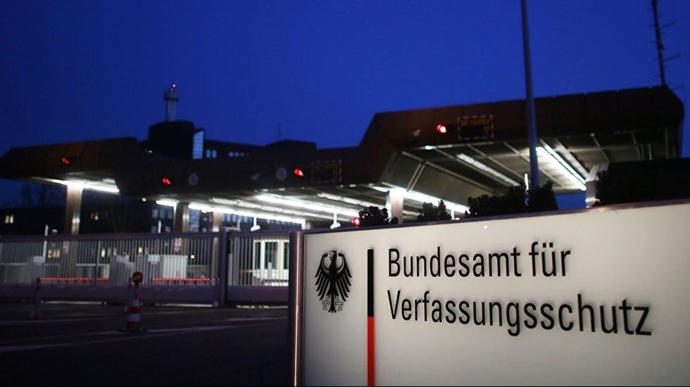 Aşırı sağcı Alman istihbarat&ccedil;ı g&ouml;revinden uzaklaştırıldı